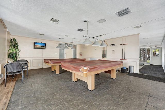 3040 NE 16th Avenue 205, Oakland Park, FL 33334