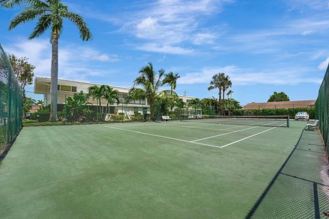 3040 NE 16th Avenue 205, Oakland Park, FL 33334