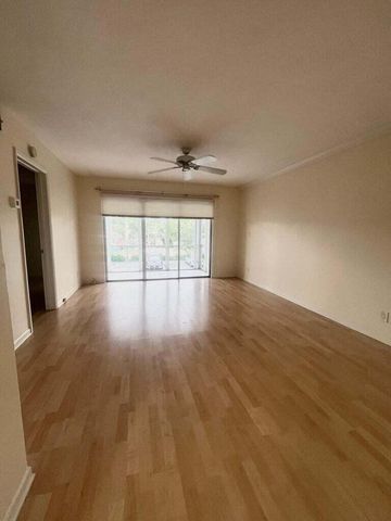 3040 NE 16th Avenue 205, Oakland Park, FL 33334