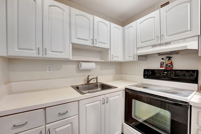 3040 NE 16th Avenue 205, Oakland Park, FL 33334