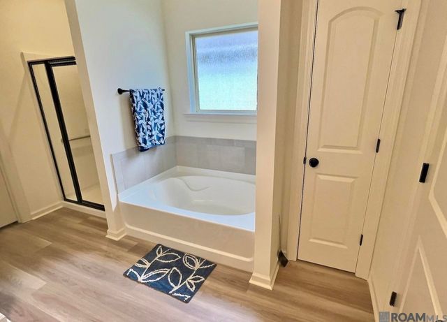 28234 Moreau Dr, Denham Springs, LA 70726