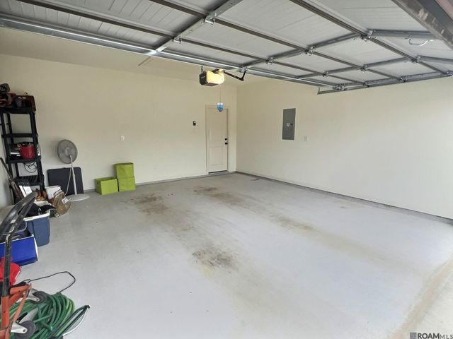 28234 Moreau Dr, Denham Springs, LA 70726