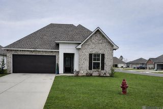 28234 Moreau Dr, Denham Springs, LA 70726