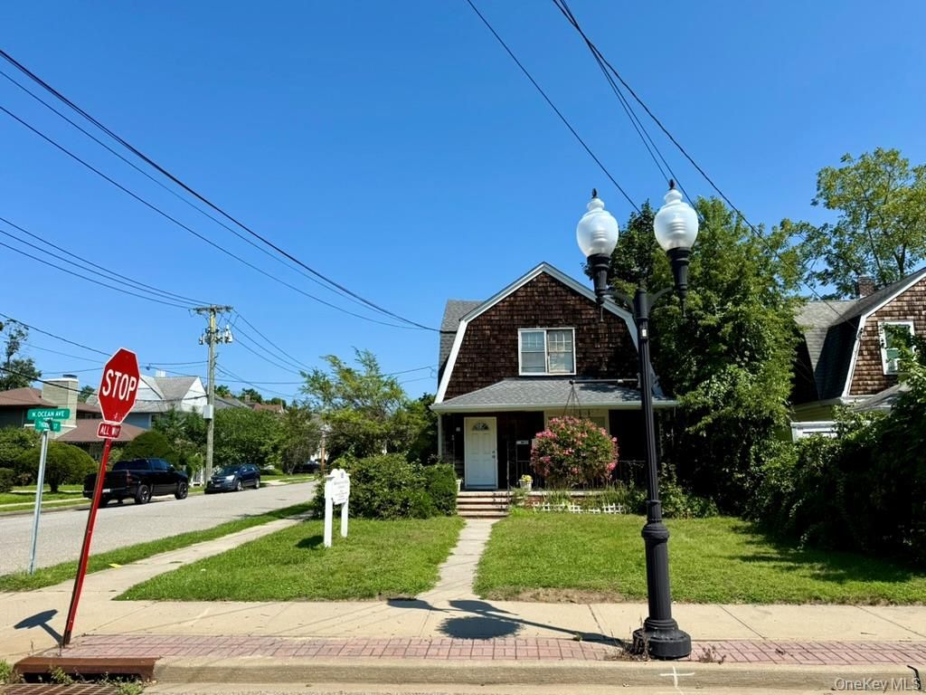 165 Ocean Avenue N, Patchogue, NY 11772 — exterior