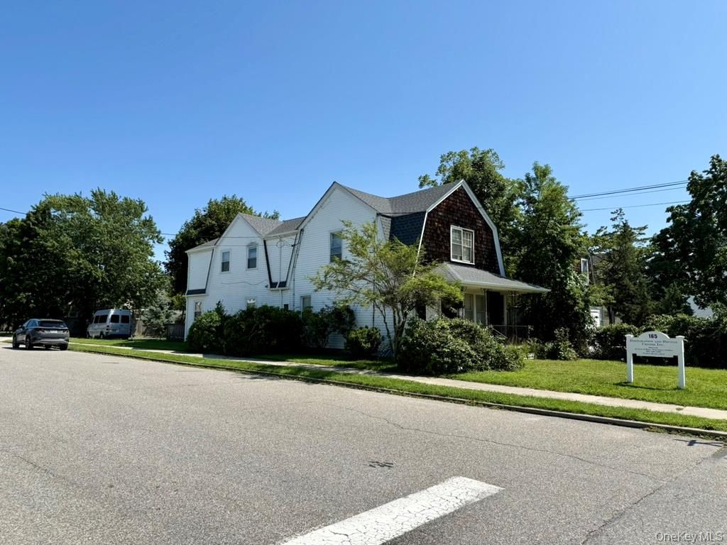 165 Ocean Avenue N, Patchogue, NY 11772 — photo 2