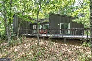 203 BRENDA LN, Basye, VA 22810