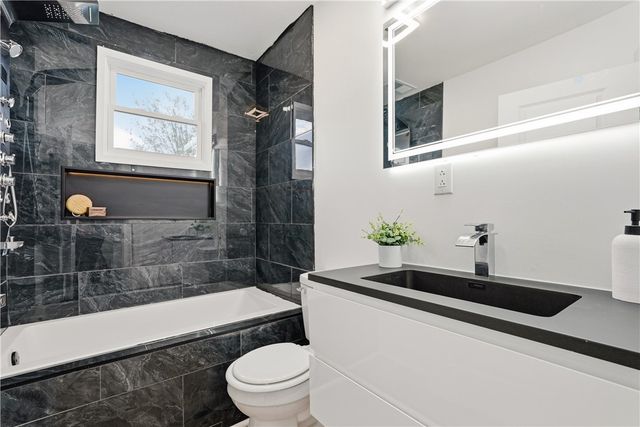 702 4th St, Verona, PA 15147