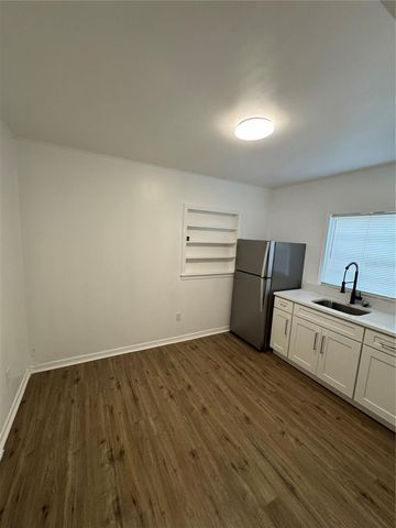 2016 E CLIFTON STREET B, Tampa, FL 33610