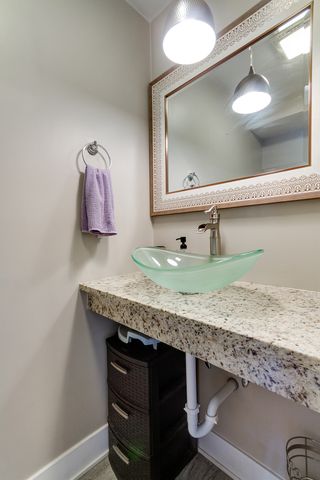 1240 N Boxwood Drive, Mount Prospect, IL 60056