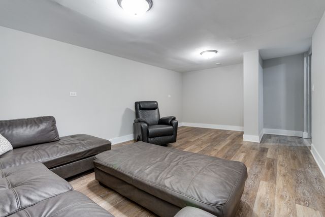 1240 N Boxwood Drive, Mount Prospect, IL 60056