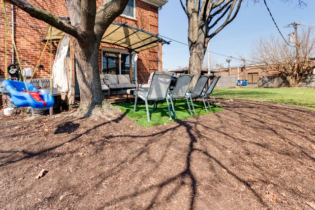 1240 N Boxwood Drive, Mount Prospect, IL 60056