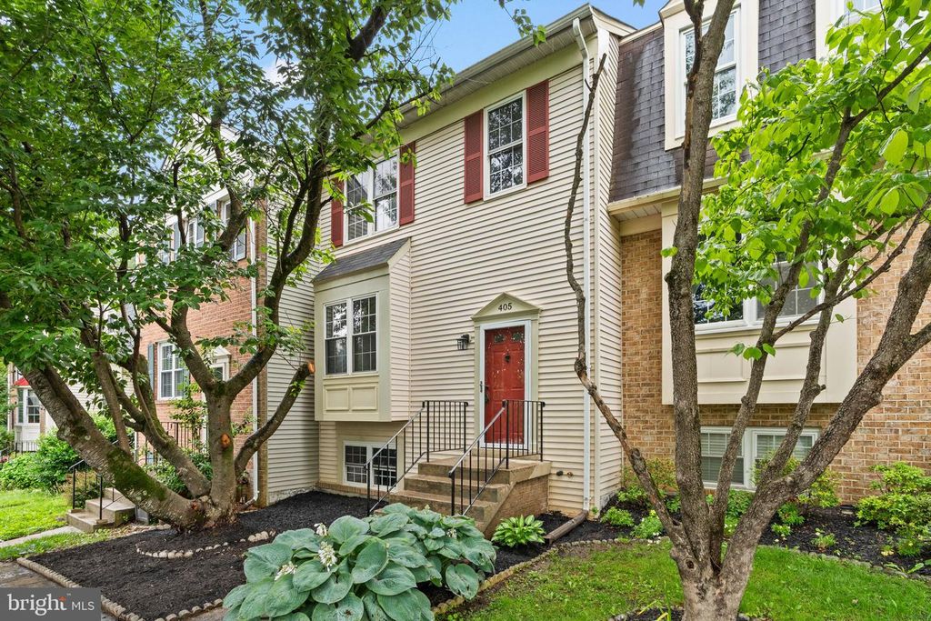 Image 2 of property listing at 405 AMBERFIELD LN, Gaithersburg, MD 20878
