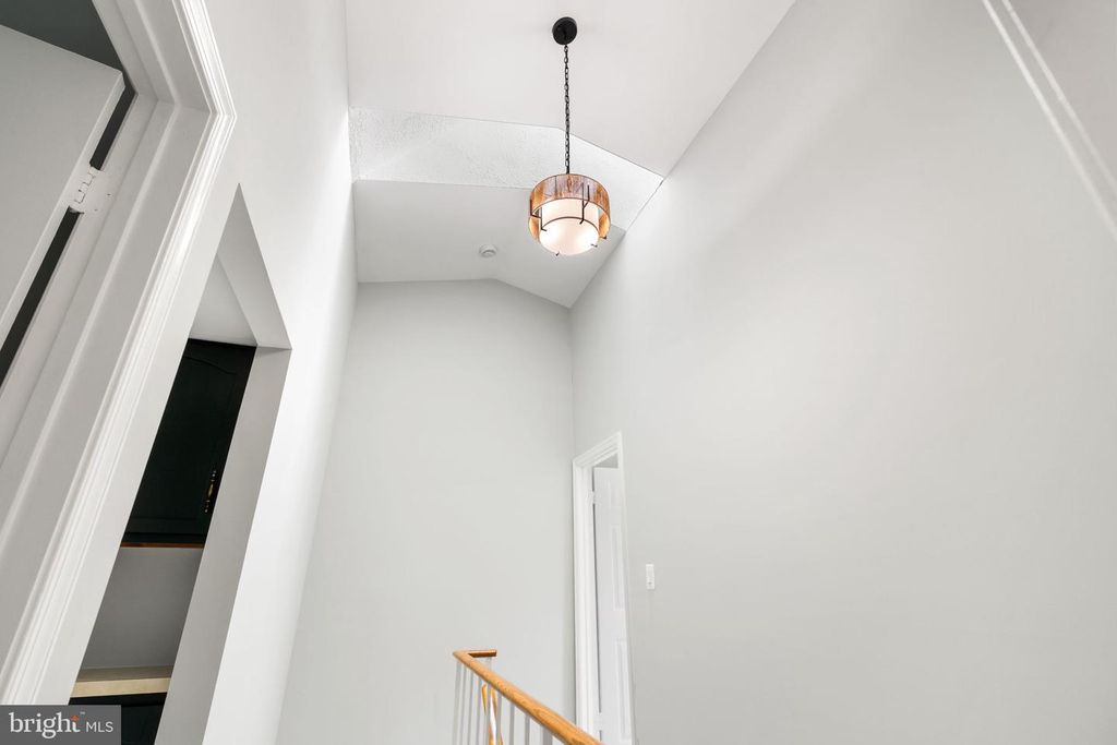 Image 25 of property listing at 405 AMBERFIELD LN, Gaithersburg, MD 20878