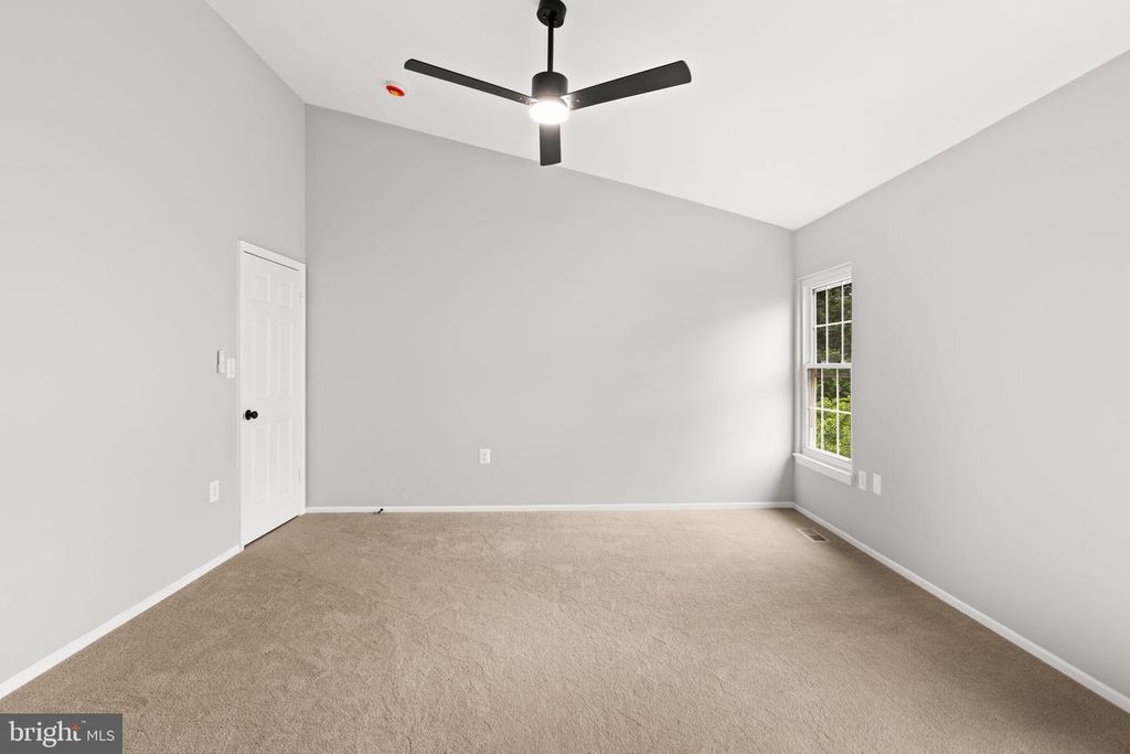Image 28 of property listing at 405 AMBERFIELD LN, Gaithersburg, MD 20878