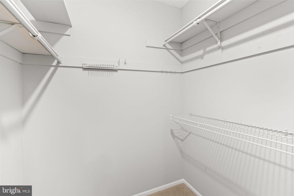 Image 32 of property listing at 405 AMBERFIELD LN, Gaithersburg, MD 20878