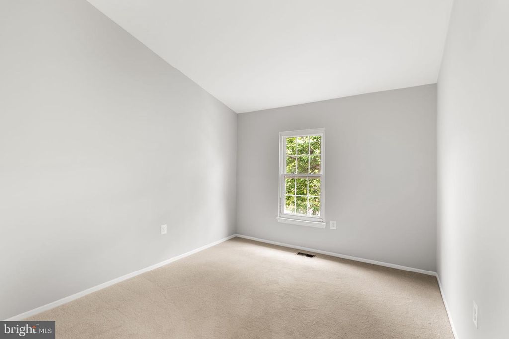 Image 34 of property listing at 405 AMBERFIELD LN, Gaithersburg, MD 20878