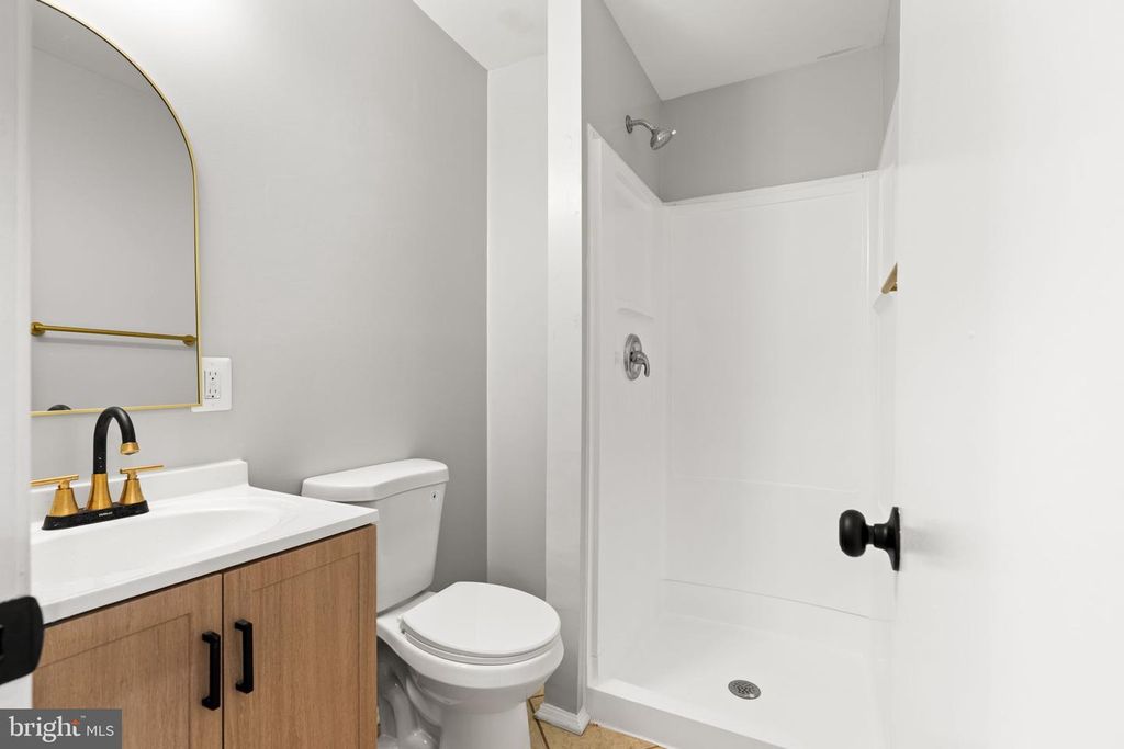 Image 42 of property listing at 405 AMBERFIELD LN, Gaithersburg, MD 20878