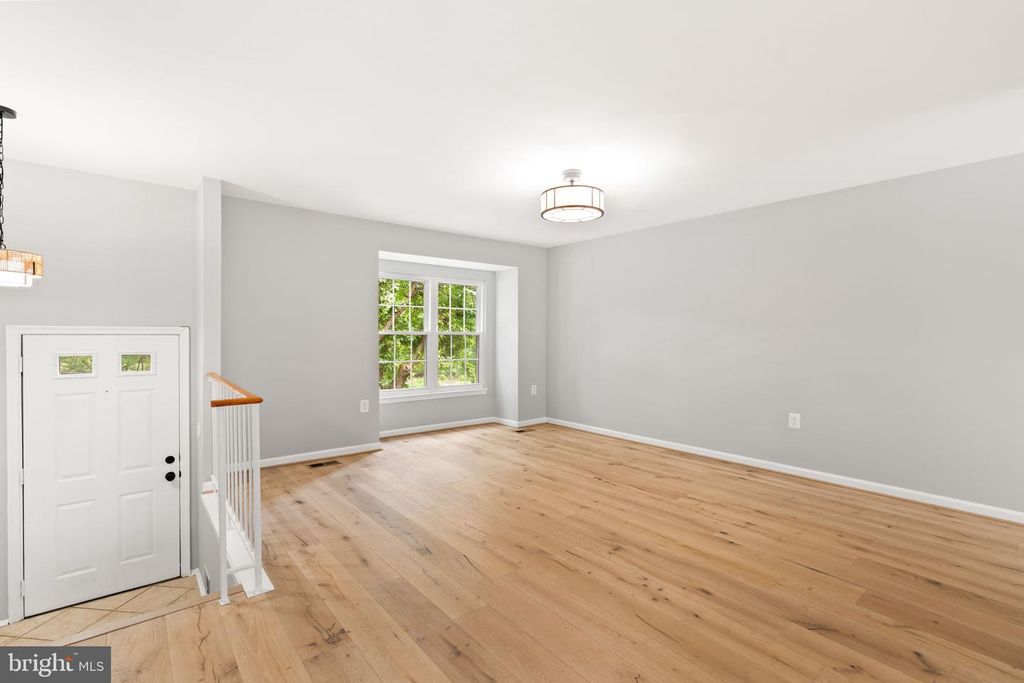 Image 7 of property listing at 405 AMBERFIELD LN, Gaithersburg, MD 20878