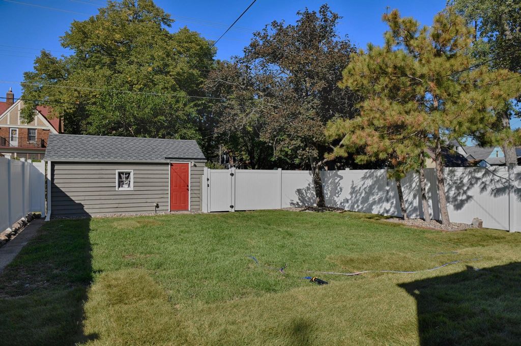 755 Cottage Avenue E, Saint Paul, MN 55106 — photo 2