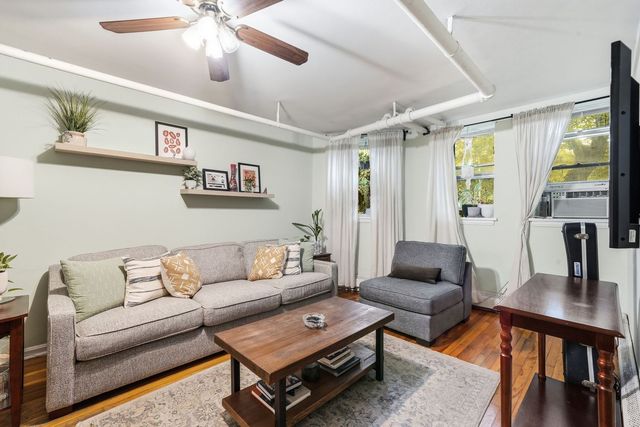 2443 W Lunt Avenue GE, Chicago, IL 60645