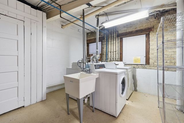 2443 W Lunt Avenue GE, Chicago, IL 60645