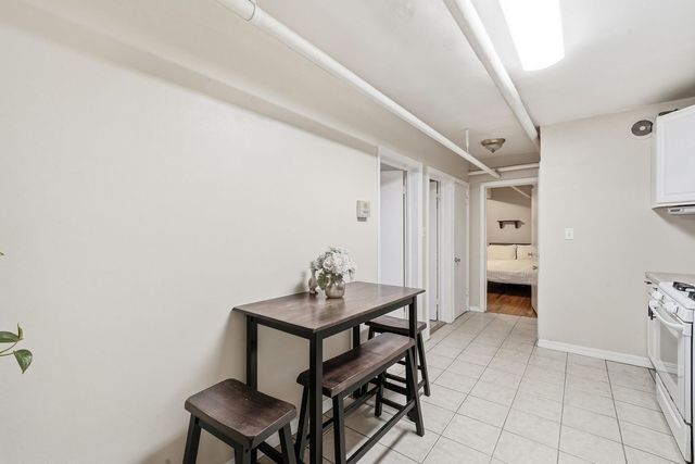 2443 W Lunt Avenue GE, Chicago, IL 60645