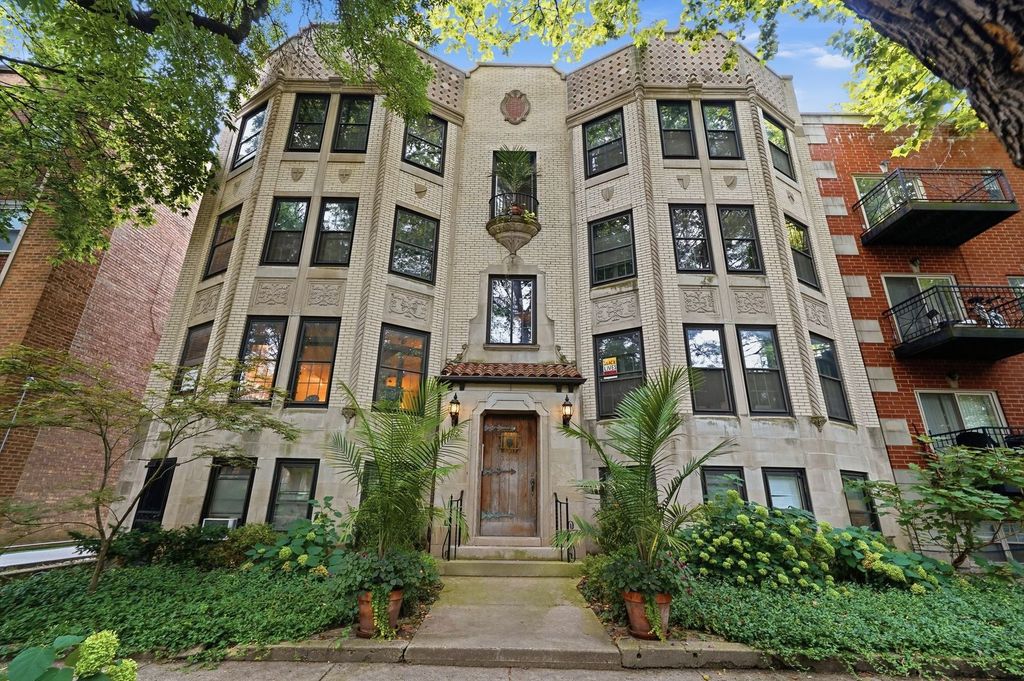2443 W Lunt Avenue GE, Chicago, IL 60645