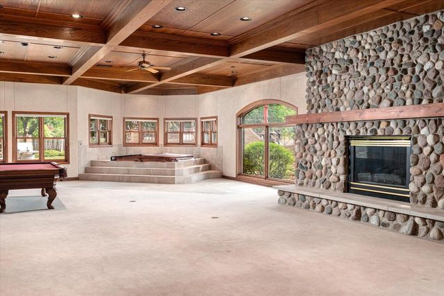 636 L Hauser ROAD, Onalaska, WI 54650