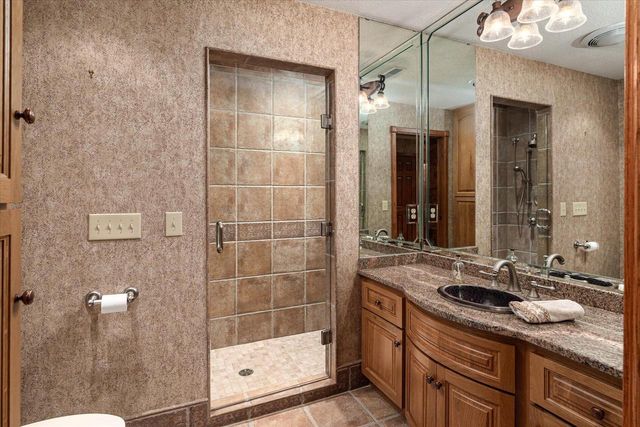 636 L Hauser ROAD, Onalaska, WI 54650