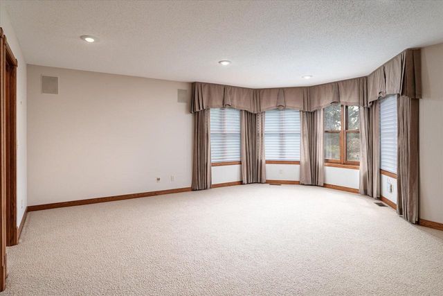 636 L Hauser ROAD, Onalaska, WI 54650