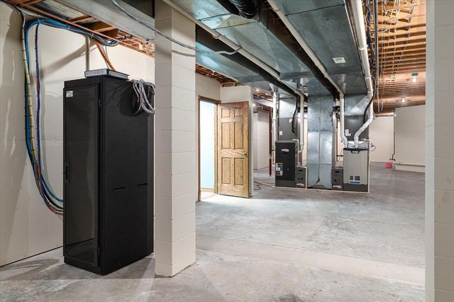 636 L Hauser ROAD, Onalaska, WI 54650