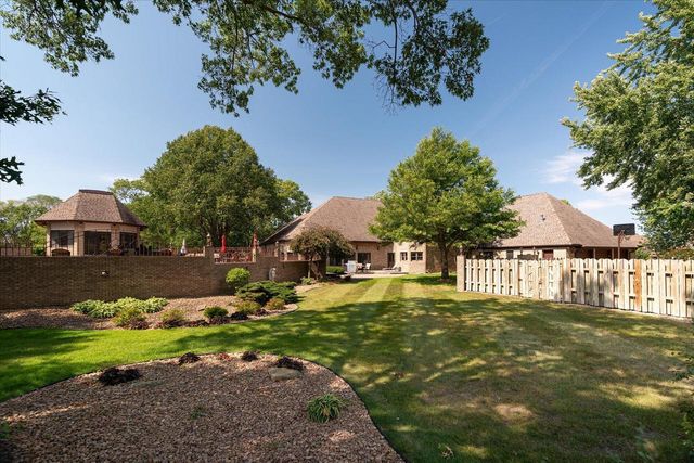 636 L Hauser ROAD, Onalaska, WI 54650