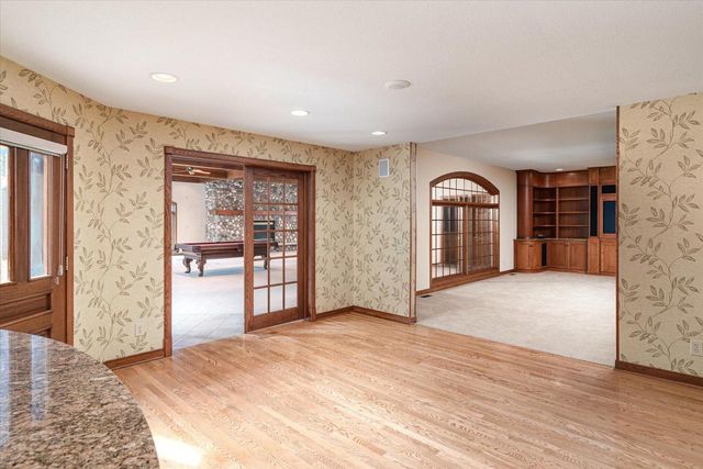 636 L Hauser ROAD, Onalaska, WI 54650