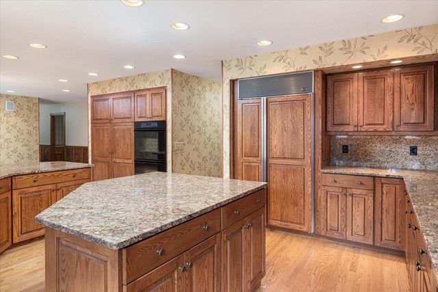 636 L Hauser ROAD, Onalaska, WI 54650