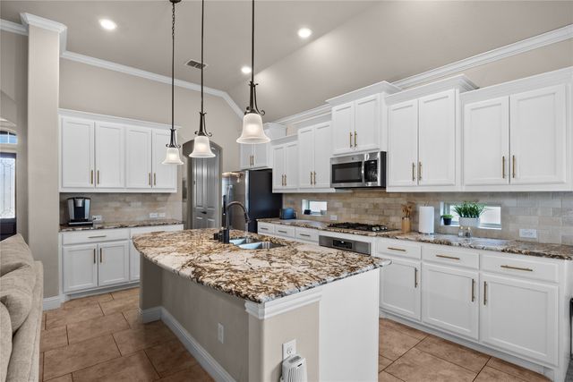 9458 Robinwoods Drive, Frisco, TX 75035