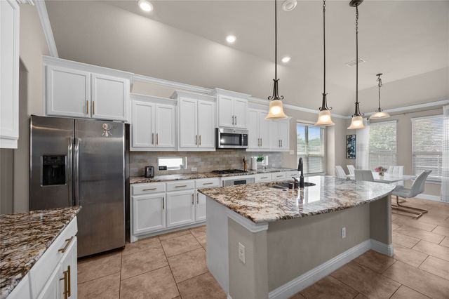 9458 Robinwoods Drive, Frisco, TX 75035