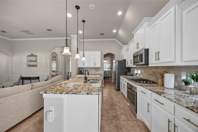 9458 Robinwoods Drive, Frisco, TX 75035