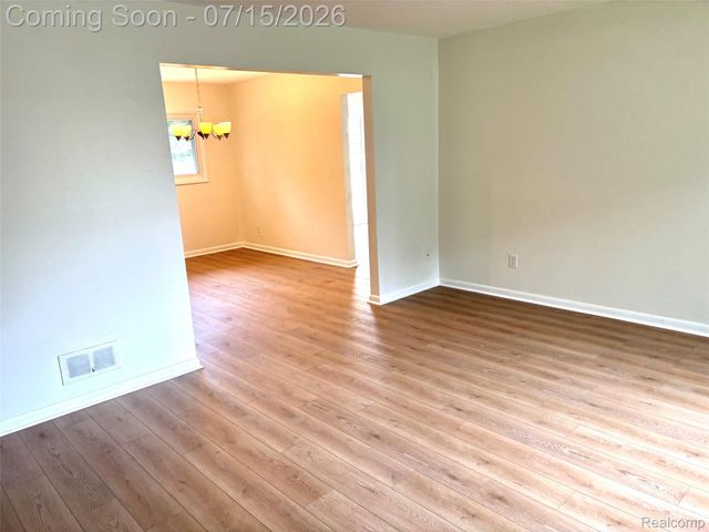 37711 Carson Street, Farmington Hills, MI 48331