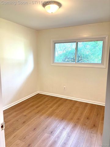 37711 Carson Street, Farmington Hills, MI 48331