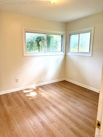 37711 Carson Street, Farmington Hills, MI 48331