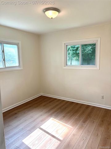 37711 Carson Street, Farmington Hills, MI 48331