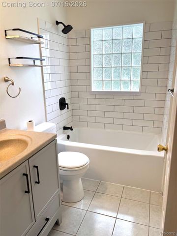 37711 Carson Street, Farmington Hills, MI 48331