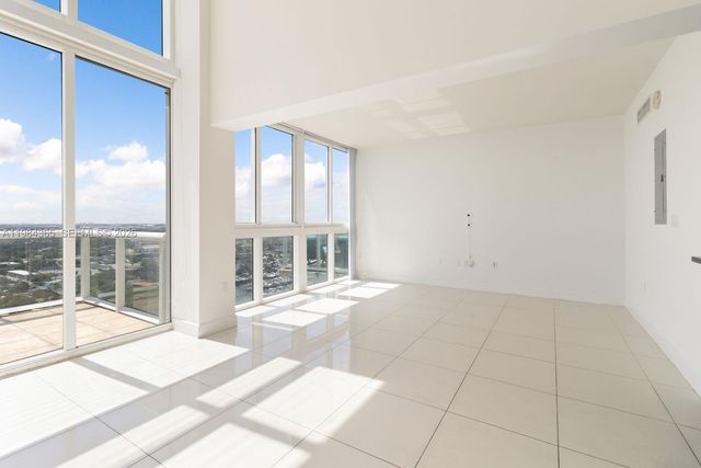 1861 NW North River Dr 3, Miami, FL 33125