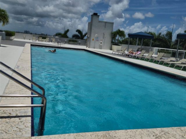 1861 NW North River Dr 3, Miami, FL 33125