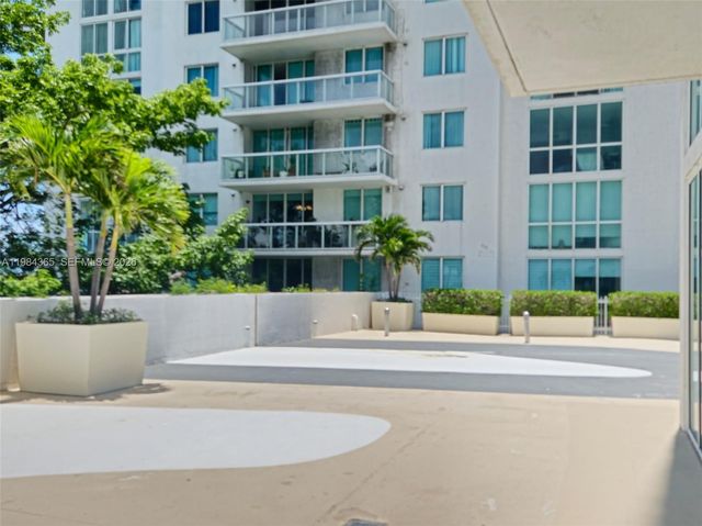 1861 NW North River Dr 3, Miami, FL 33125