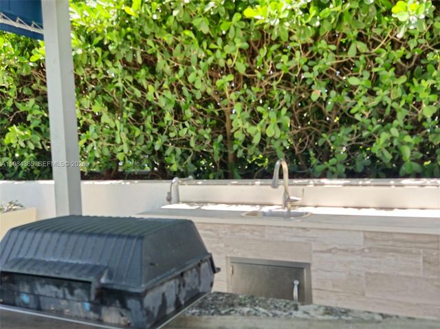 1861 NW North River Dr 3, Miami, FL 33125