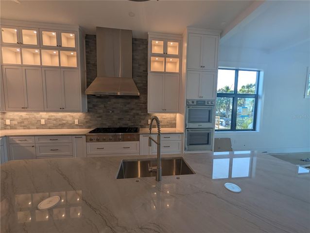 527 VENICE LANE, Sarasota, FL 34242