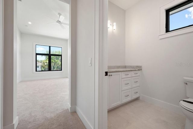 527 VENICE LANE, Sarasota, FL 34242