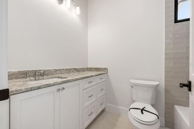 527 VENICE LANE, Sarasota, FL 34242