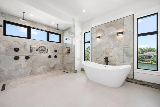 527 VENICE LANE, Sarasota, FL 34242